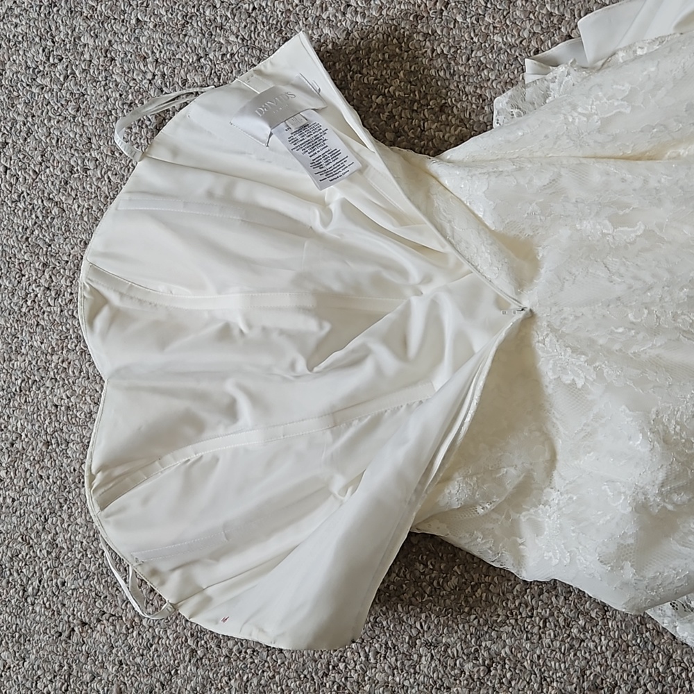 NWOT David's Lace Flore Length Wedding Dress. - Picture 12 of 16